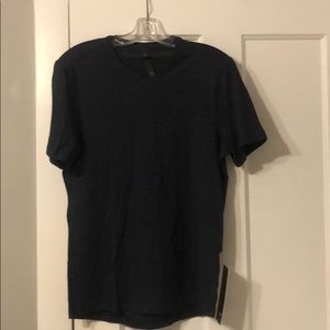 Men’s lululemon T-shirt